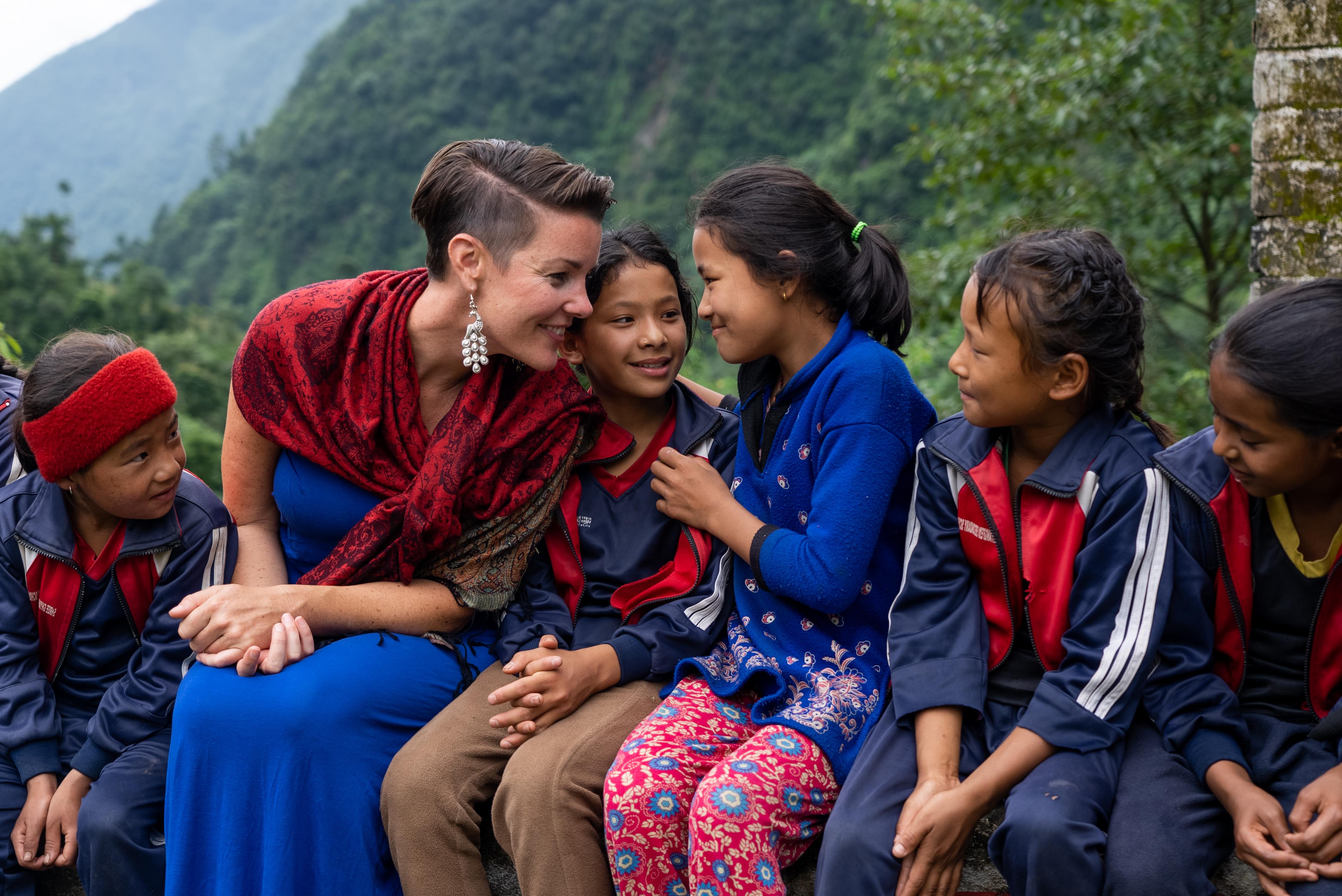 在尼泊尔帮助孤儿